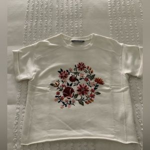 Abercrombie & Fitch Embroiderd Short Sleeve Cream Sweatshirt Size Small